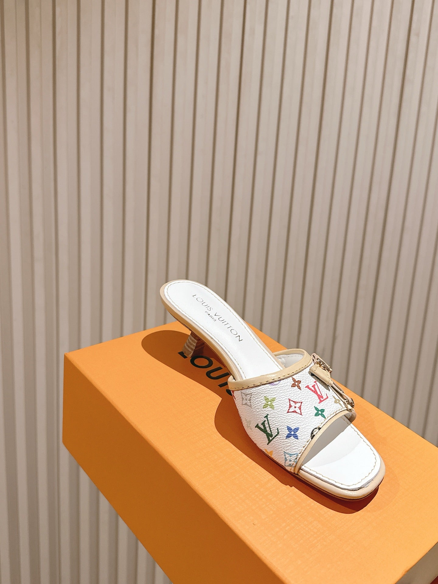 LV 26ss Slippers 45 White Multicolor Monogram Genuine Leather 656912
