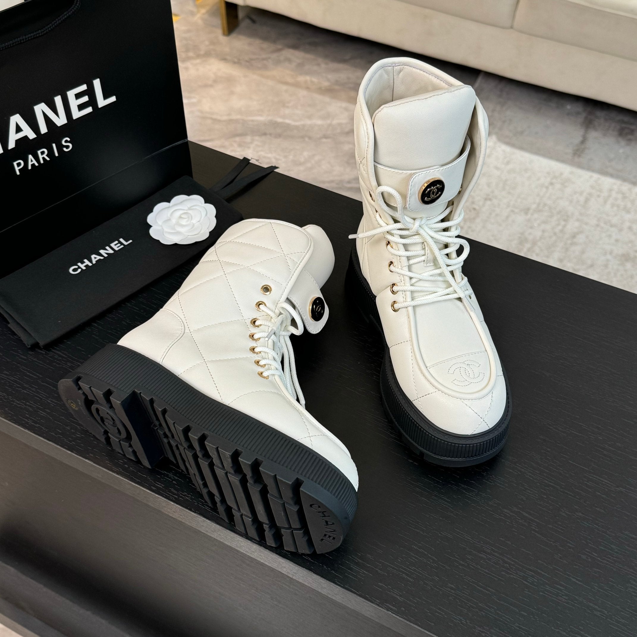 CC Short Boots White Quilted Cowhide