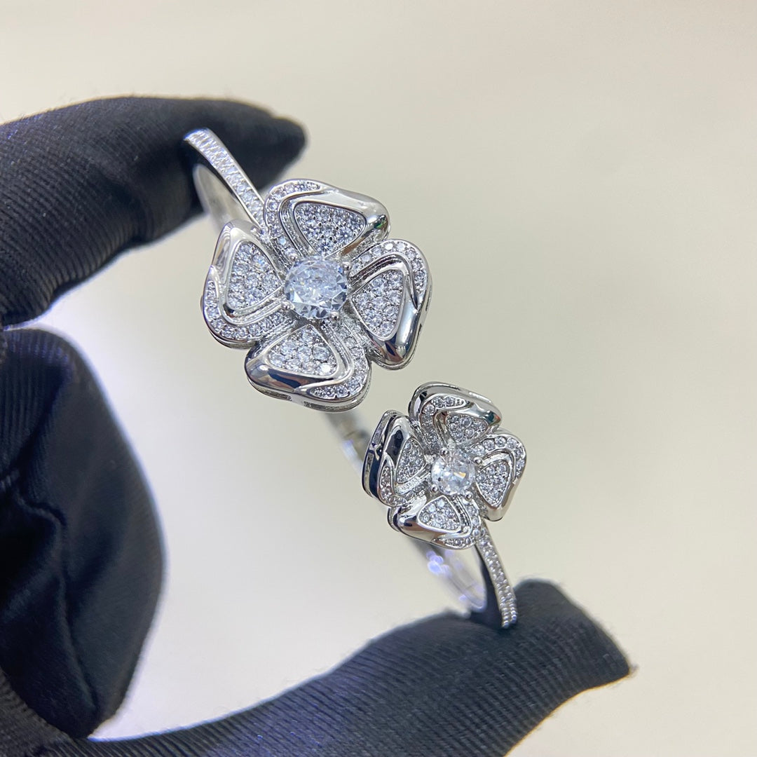 BVL Flower Full Diamond Double Windmill Bracelet
