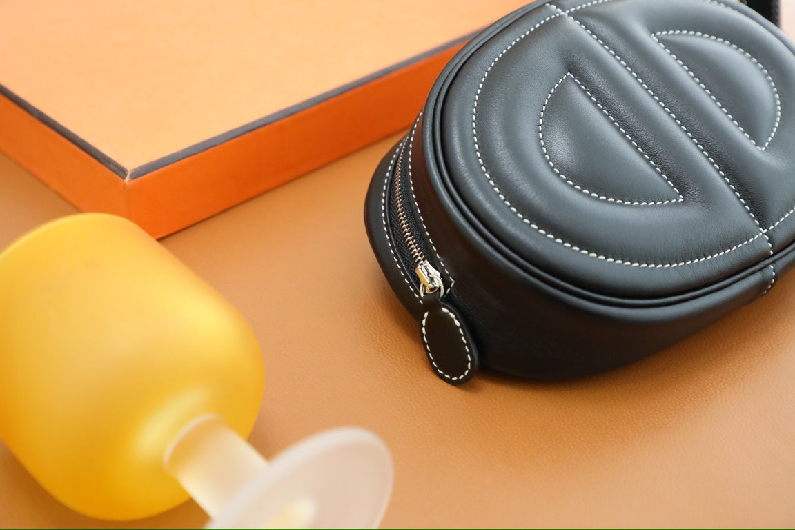 High-end Hermes 2026 In-the-Loop Belt Bag 19cm Swift Calfskin
