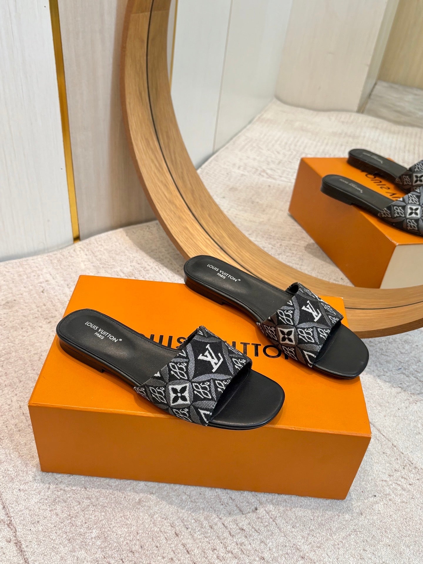 LV 26ss Slippers Black White Denim Leather 671237