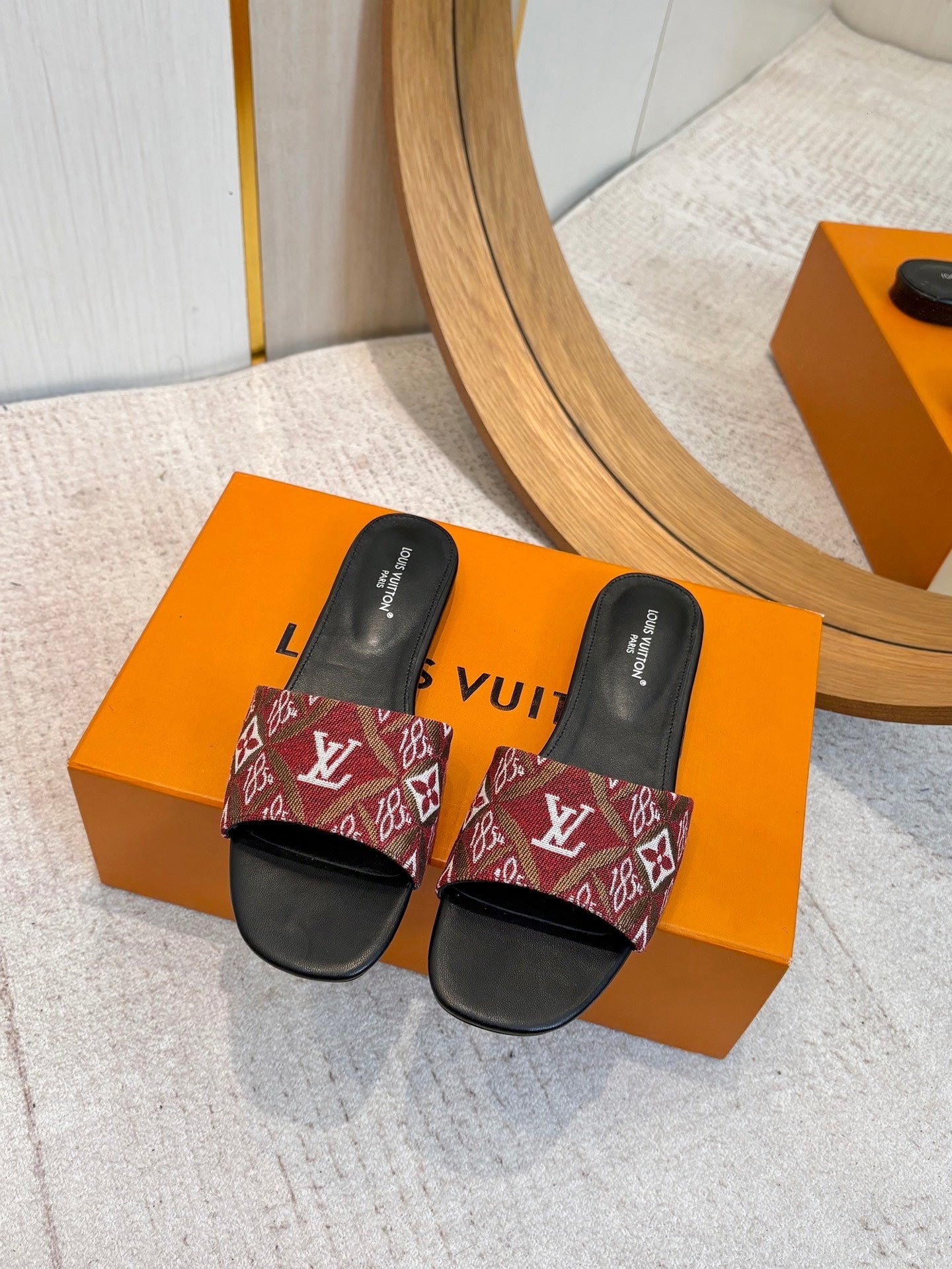 LV 26ss Slippers Dark Red White Denim Leather 671239