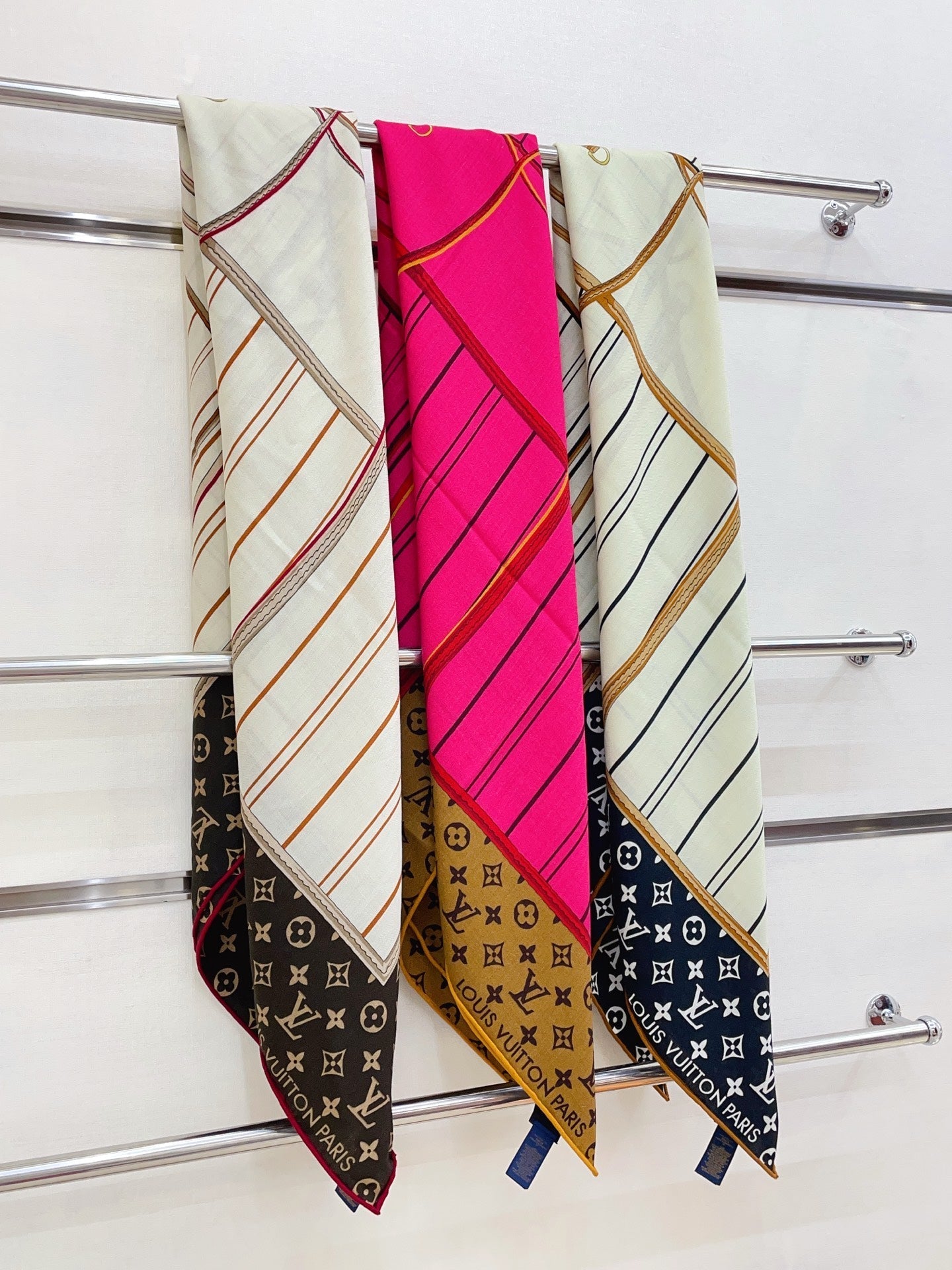 LV Double-sided Scarf 140cm Brown White Cashmere 971051