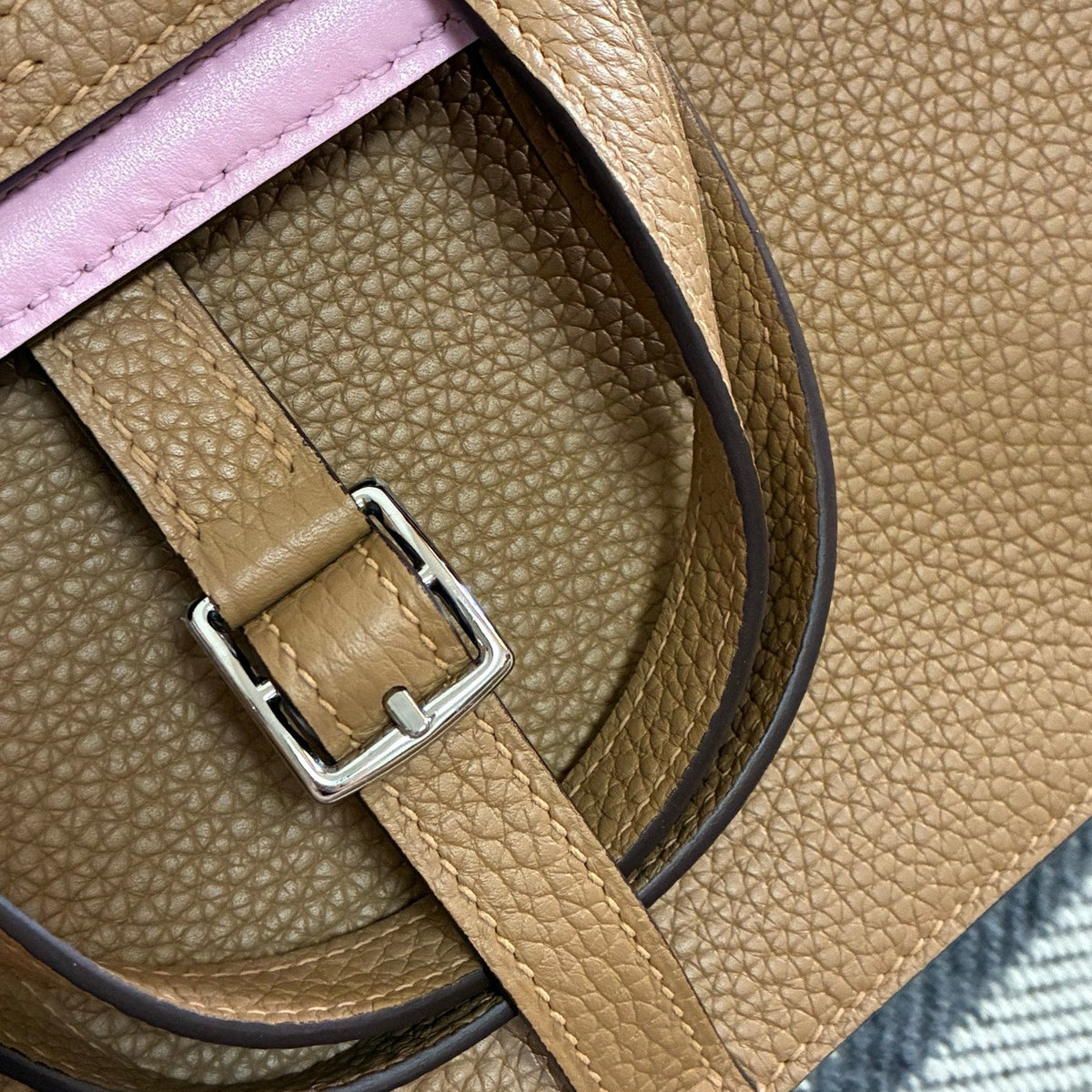 High-end Hermes 2026 Halzan 25 Bag Taurillon Clemence Leather 2