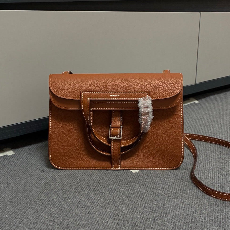 High-end Hermes 2026 Halzan 25 Bag Taurillon Clemence Leather 1