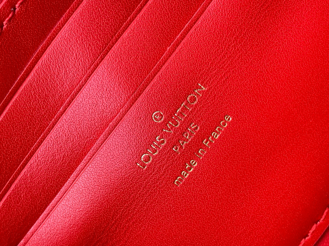 Wallet On Chain Capucines handbag Red Cowhide 250407