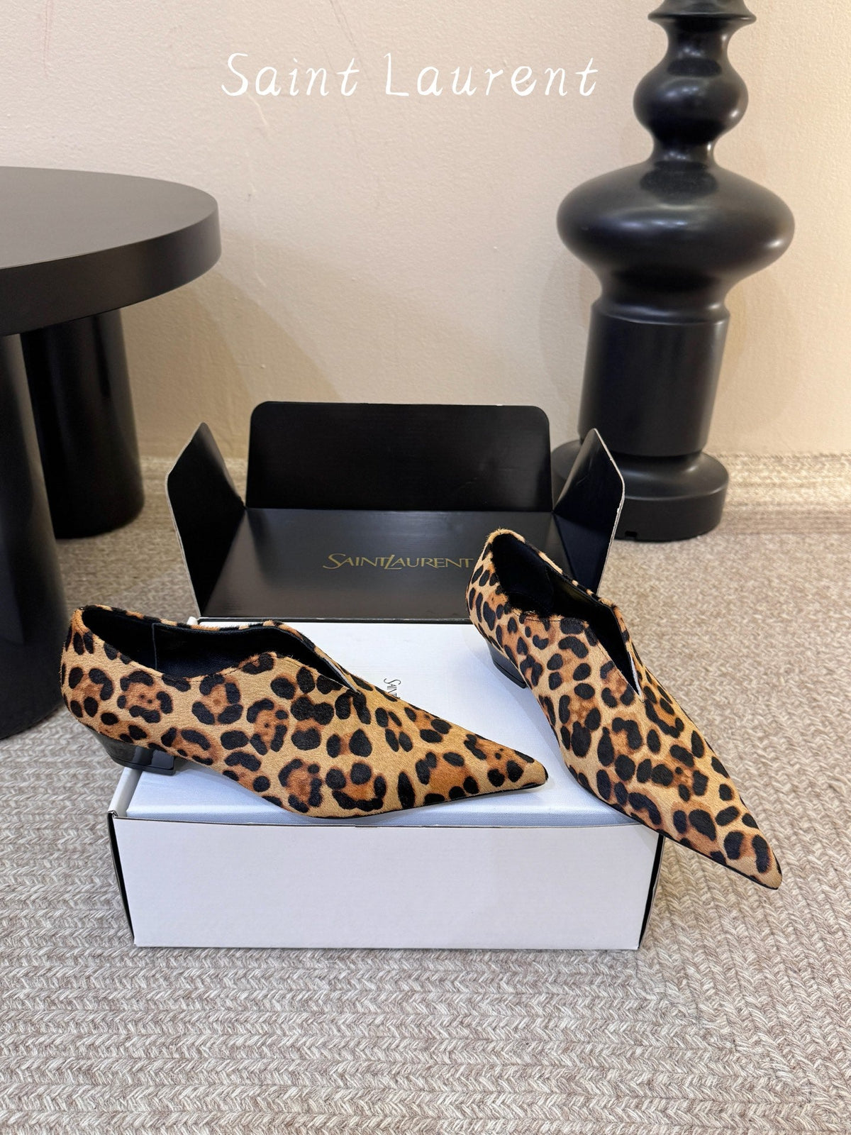 YSL 2026 Pointed Toe Granny Pumps Patent Leather 203348