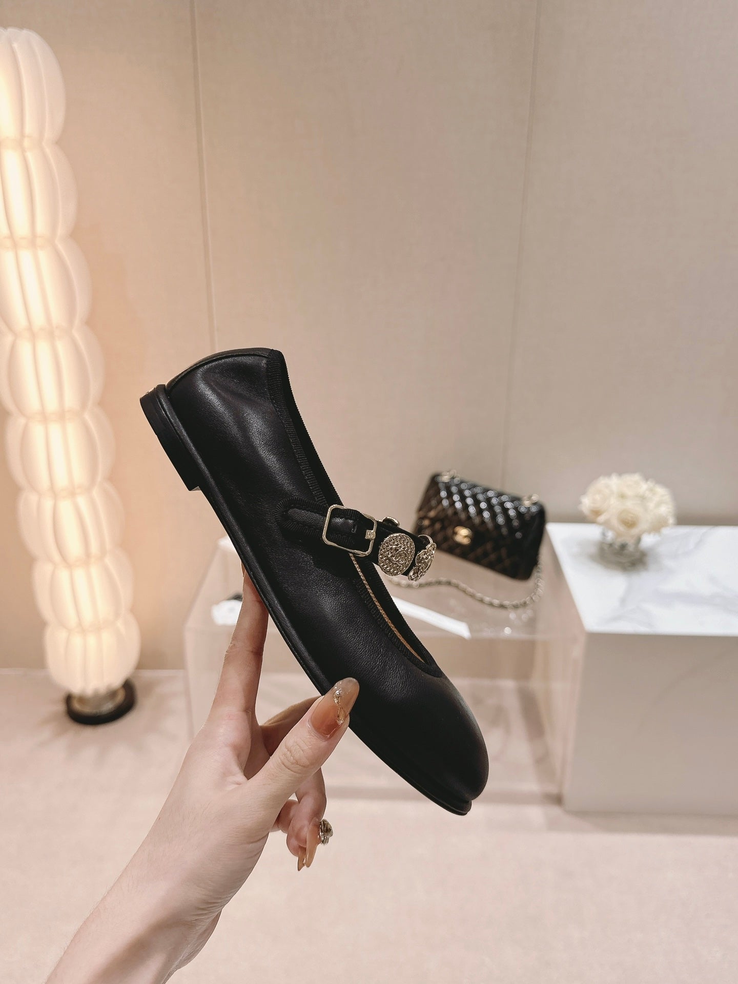 CC MARY JANES BLACK CALFSKIN LIGHT GOLD METALIC