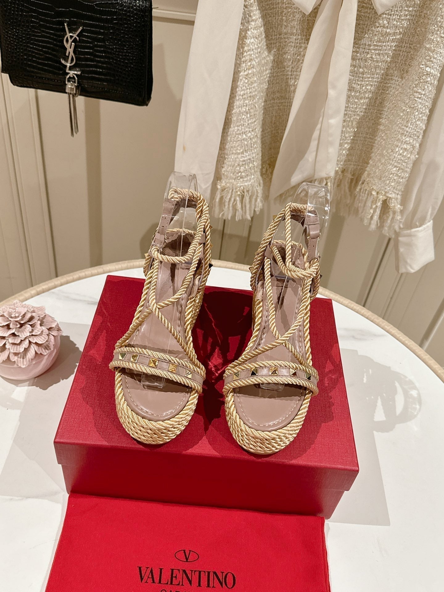 Rockstud Flatform Sandal 10mm In Beige Mix Rosy Brown Calfskin And Nylon Rope 829394