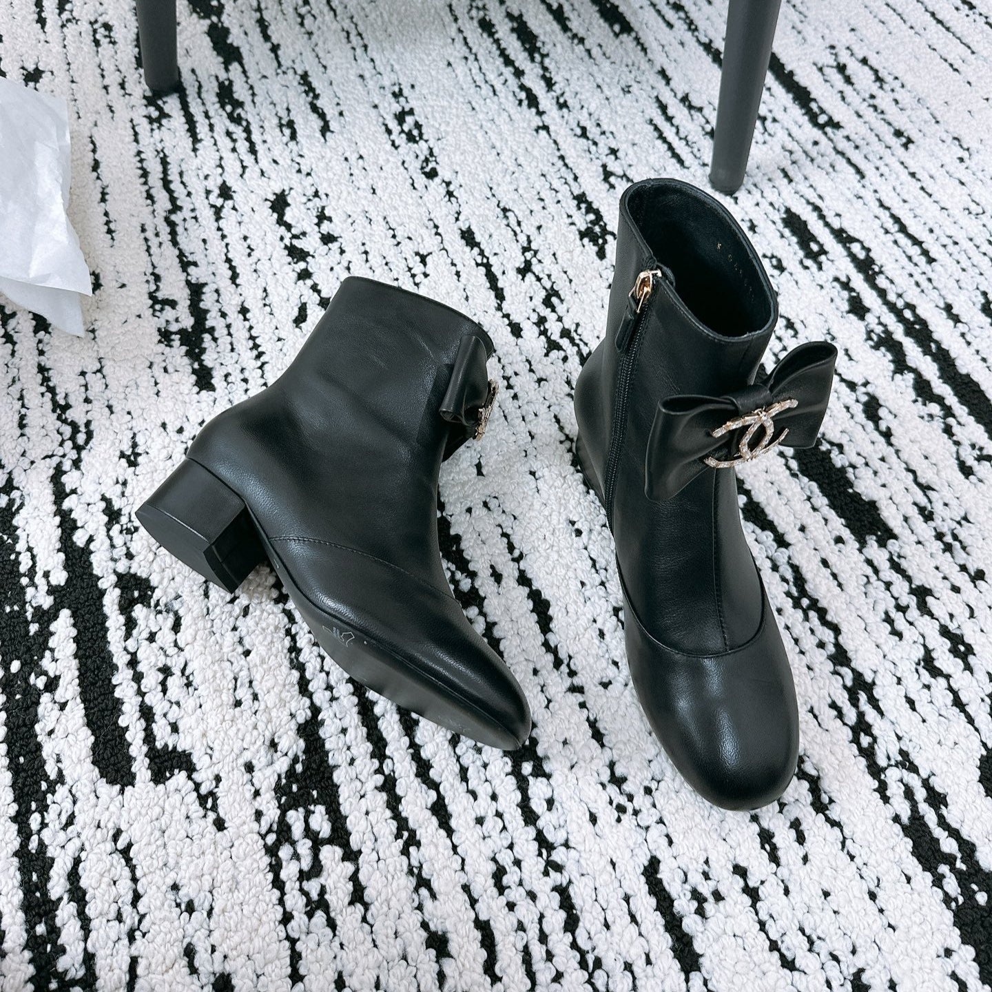 CC Ankle Boots In Black Cowhide With Bow Tie 144661