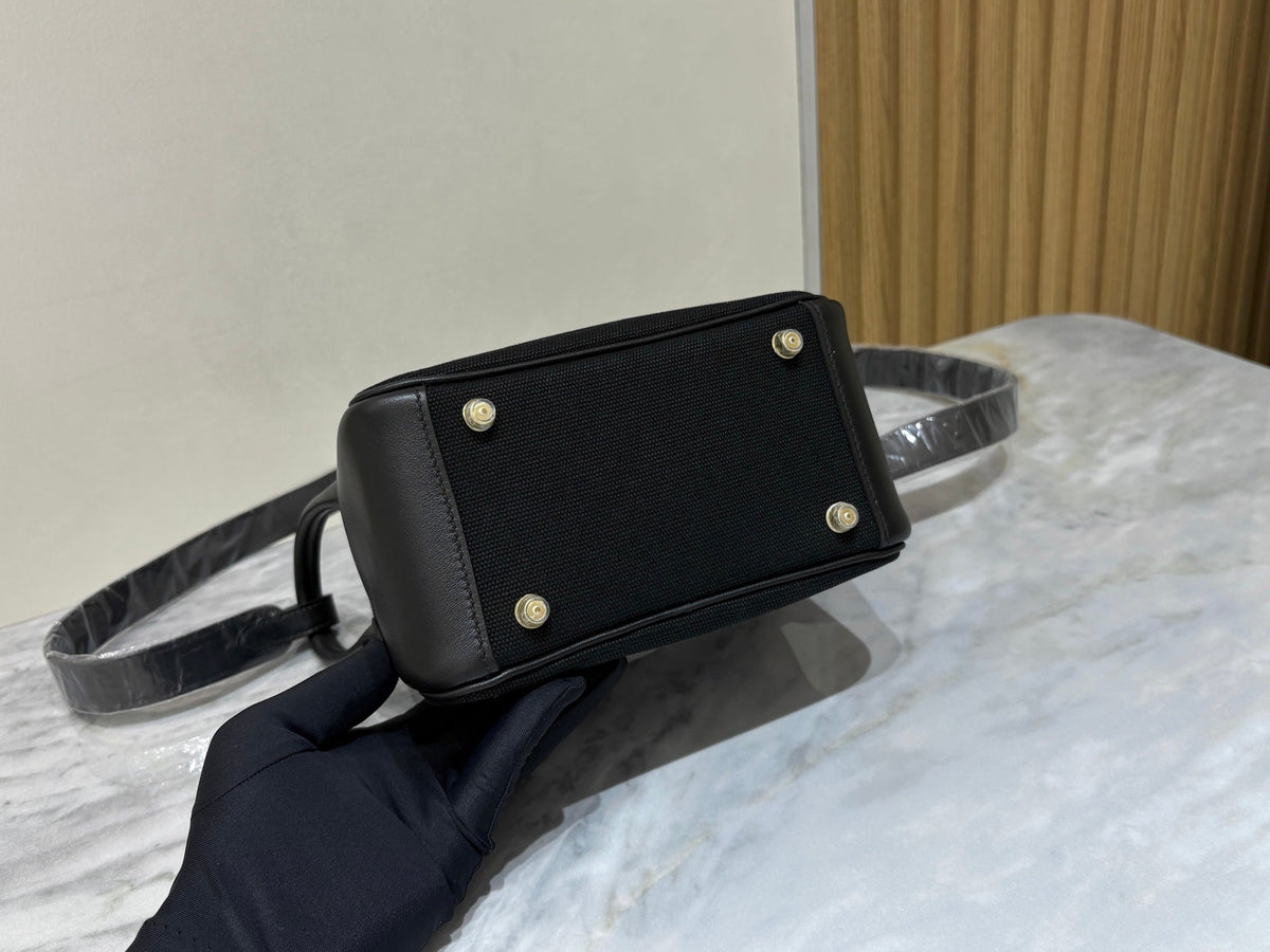 High-end Hermes 2026 Lindy Bag 19cm Black Swift Leather/Canvas