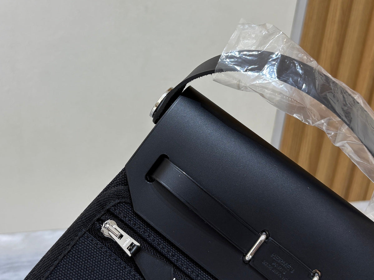 High-end Hermes 2026 Herbag Zip 21.5cm Black Saddle Leather And Canvas
