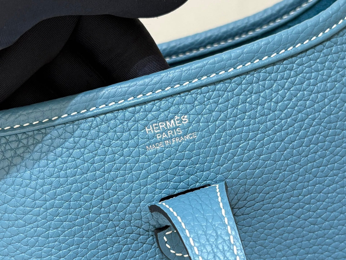 High-end Hermes 2026 Evelyne Bag 23cm Taurillon Clemence Leather