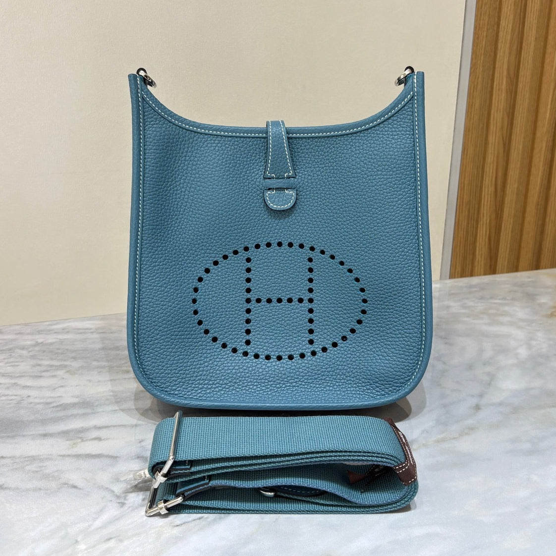 High-end Hermes 2026 Evelyne Bag 23cm Taurillon Clemence Leather