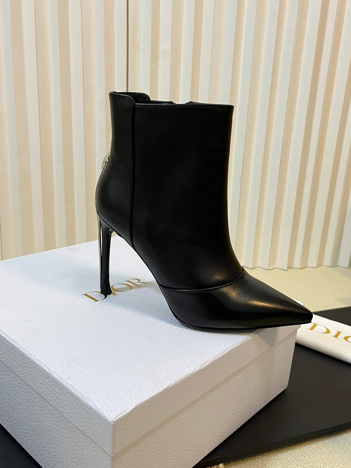 Dior 2026 Pointed Toe Ankle Boots 100mm Cowhide 137124