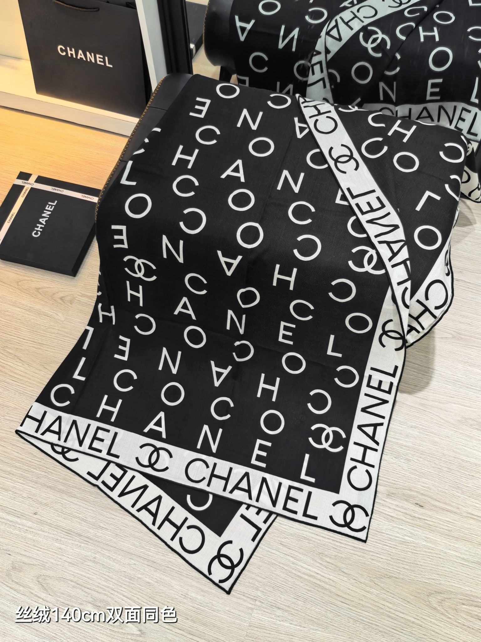 CC 25  Scarf 140CM White Black Cashmere 293084