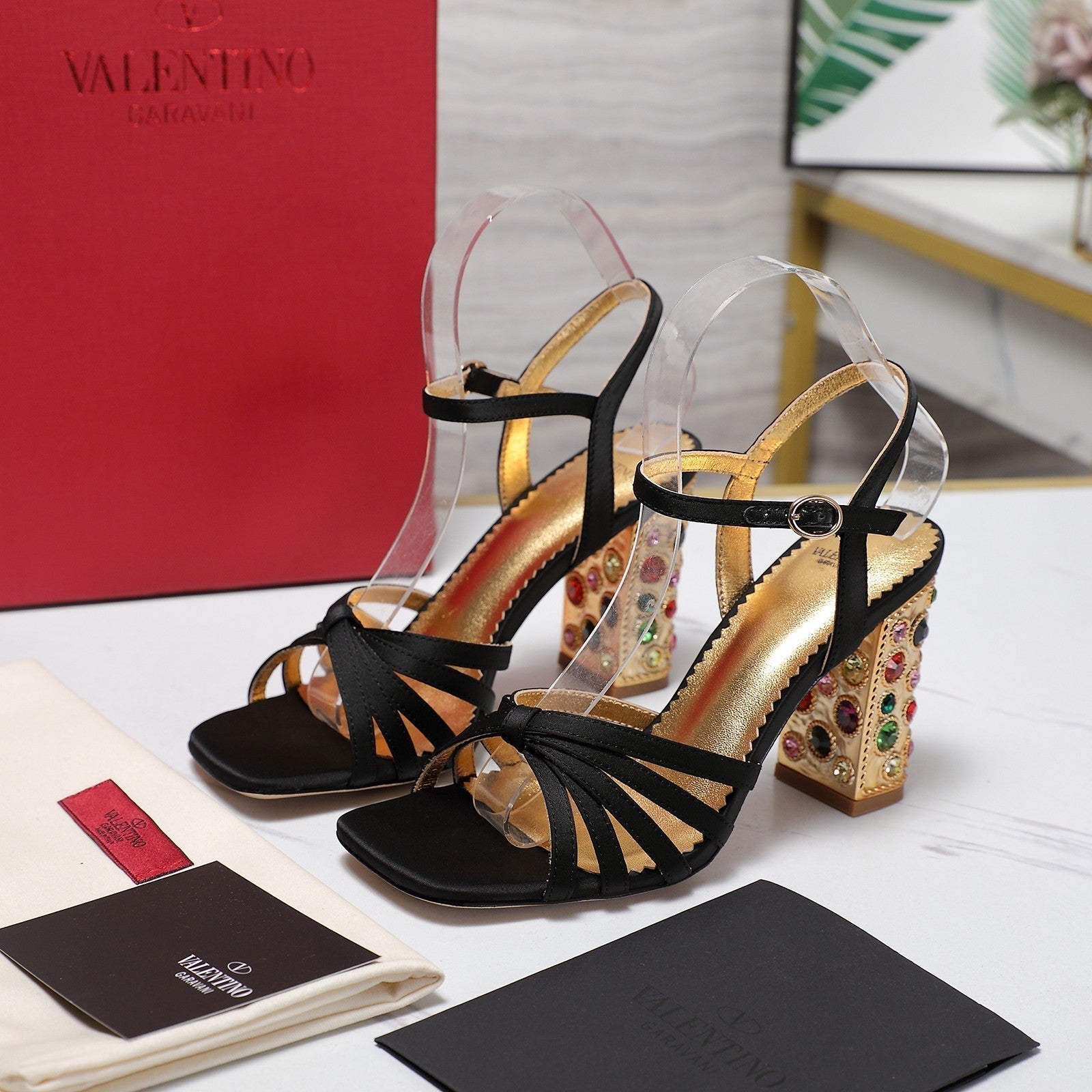 VT 2025 Diamond Heel Sandals Black Cowhide 289513