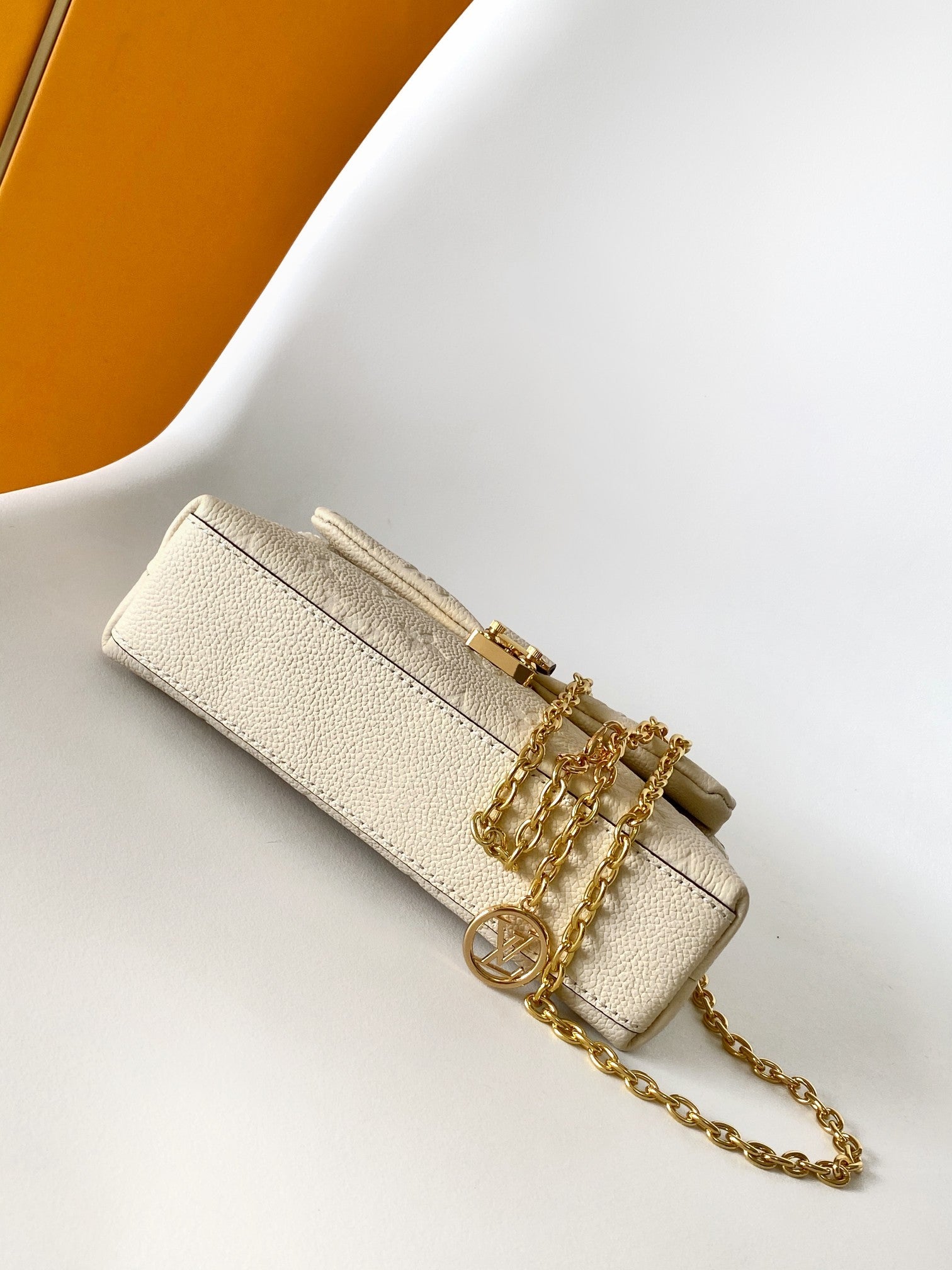 LV Nano Madeleine bag 21cm Beige Cowhide 252073