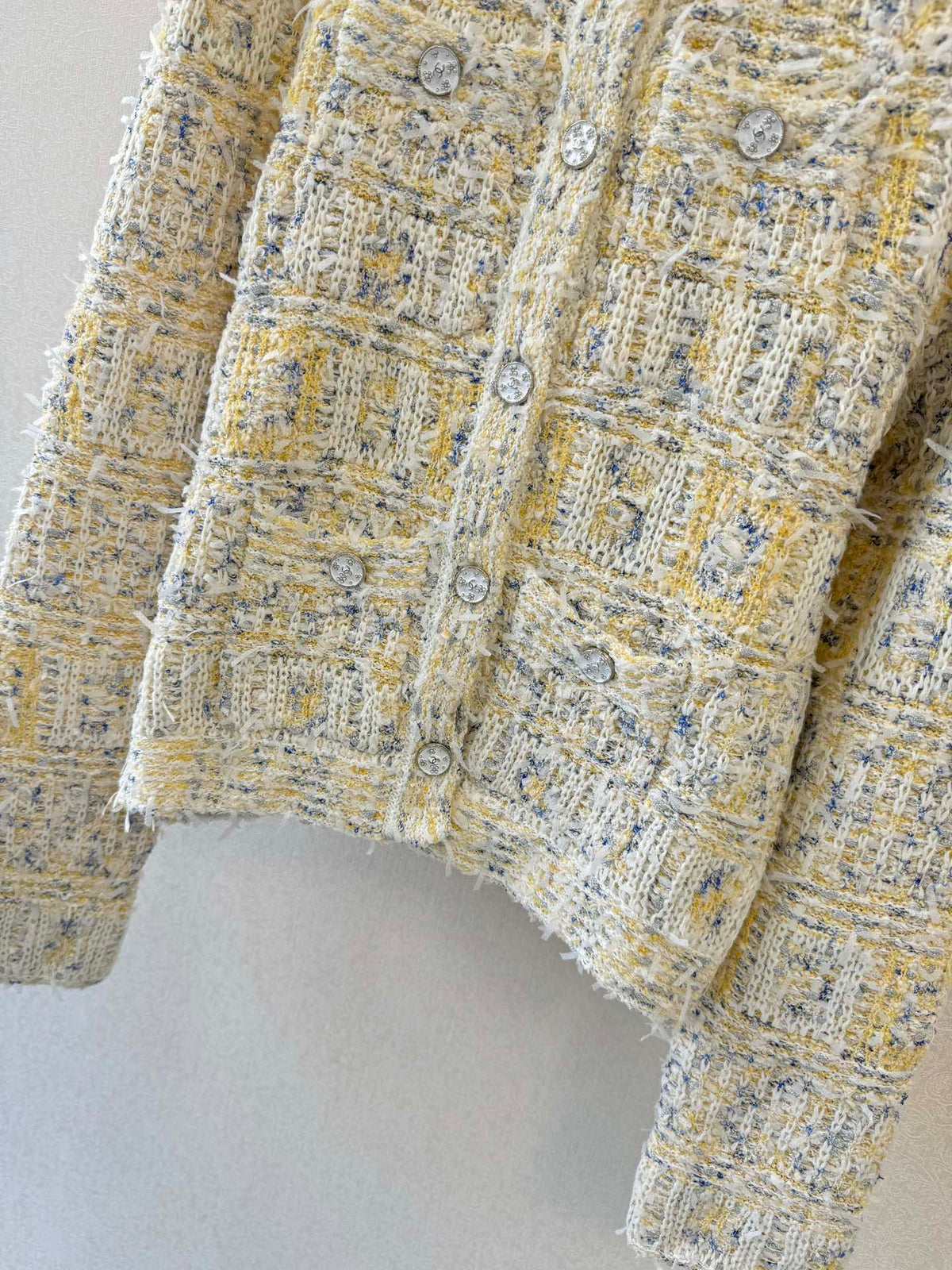 Chanel 2026 Cardigan Light Yellow Mix White Wool 424719