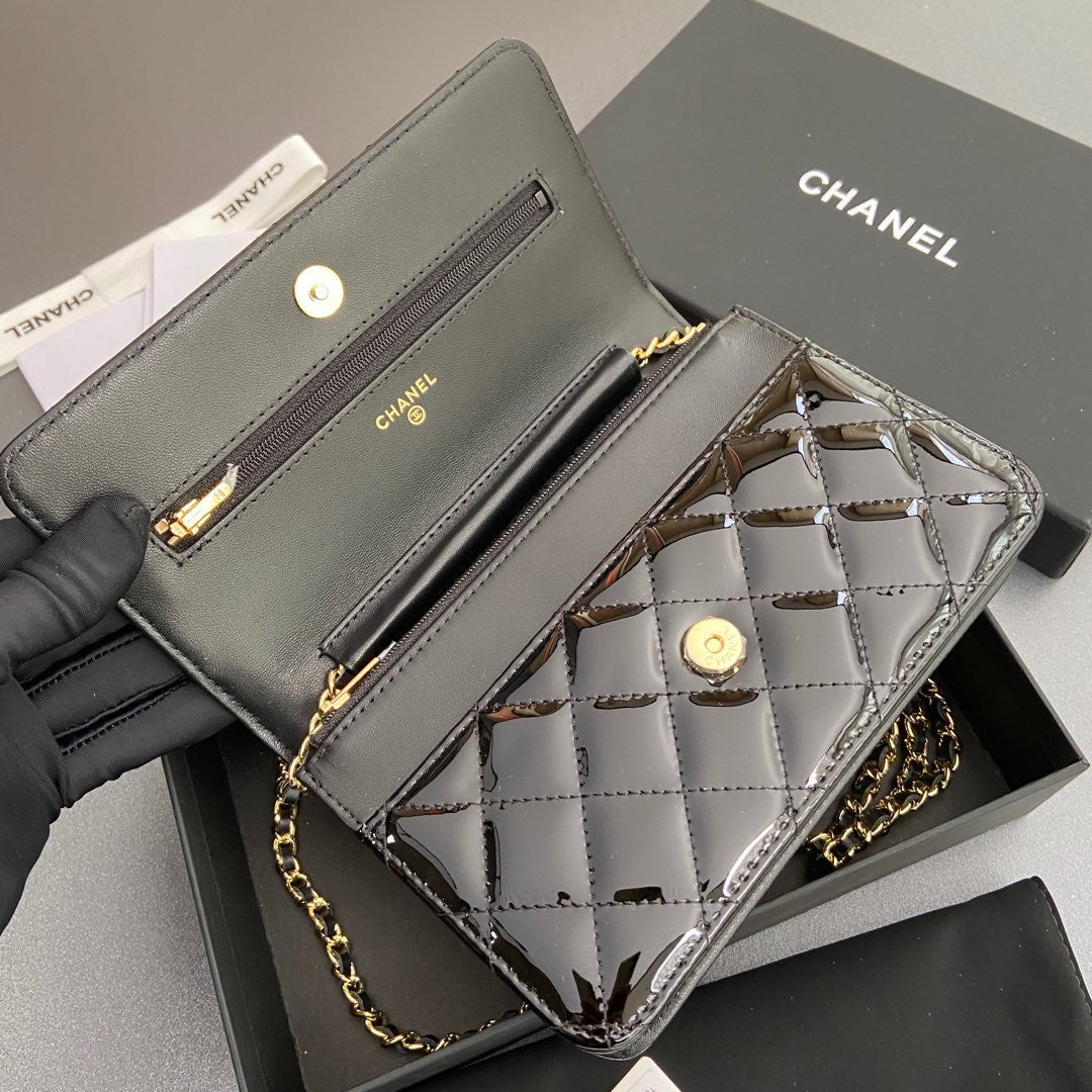 CC Woc 20cm Black Patent Calfskin Gold Hardware