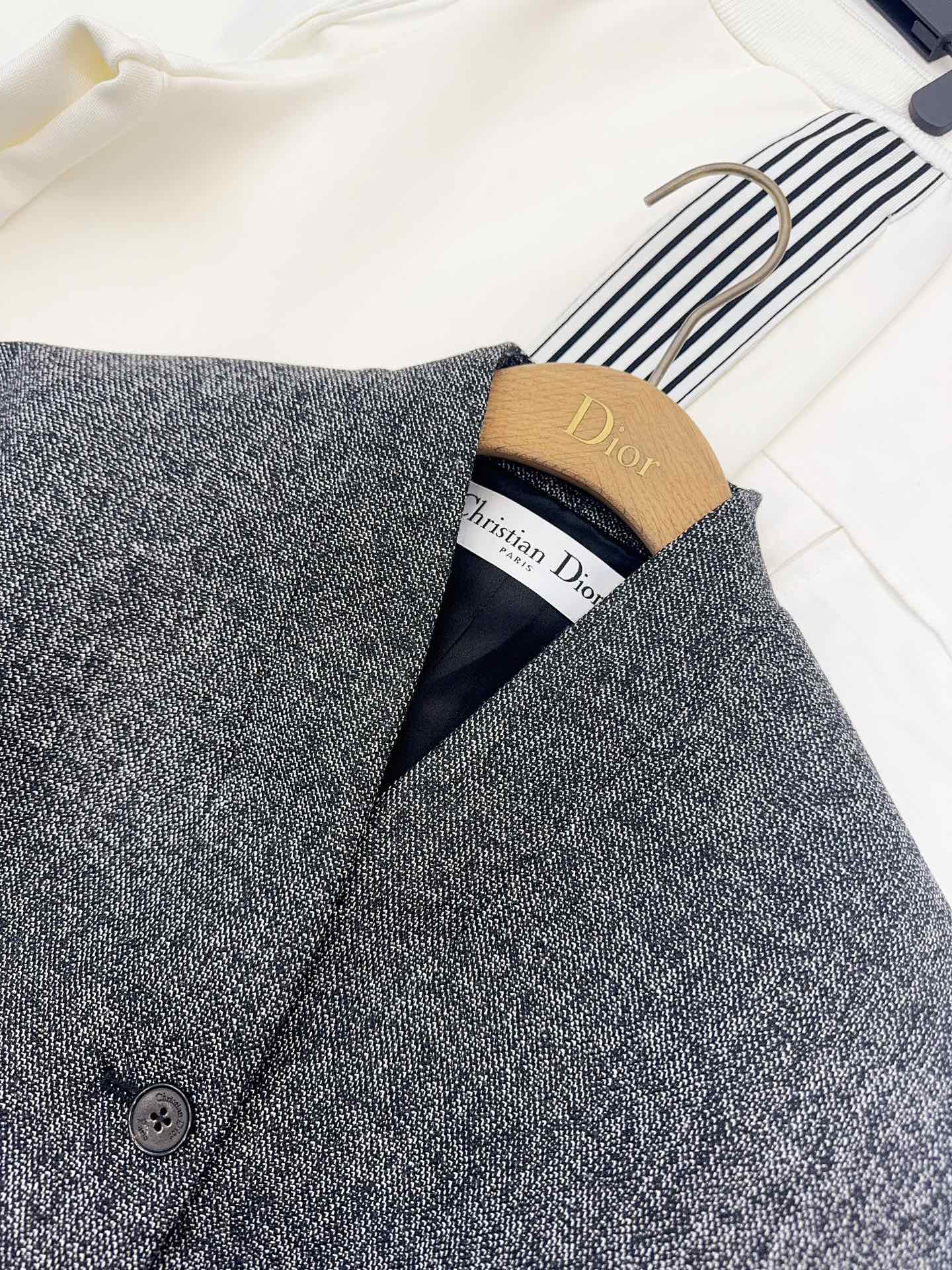 CD 25 Floral V-neck Jacket Gray Cotton