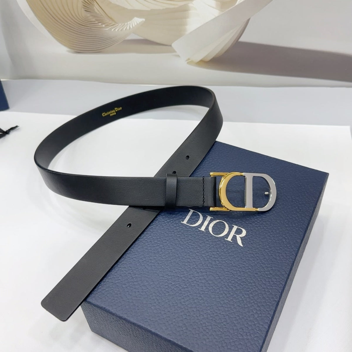 Dior 2026 Two-Tone Buckle Belt 30mm Leather 186129