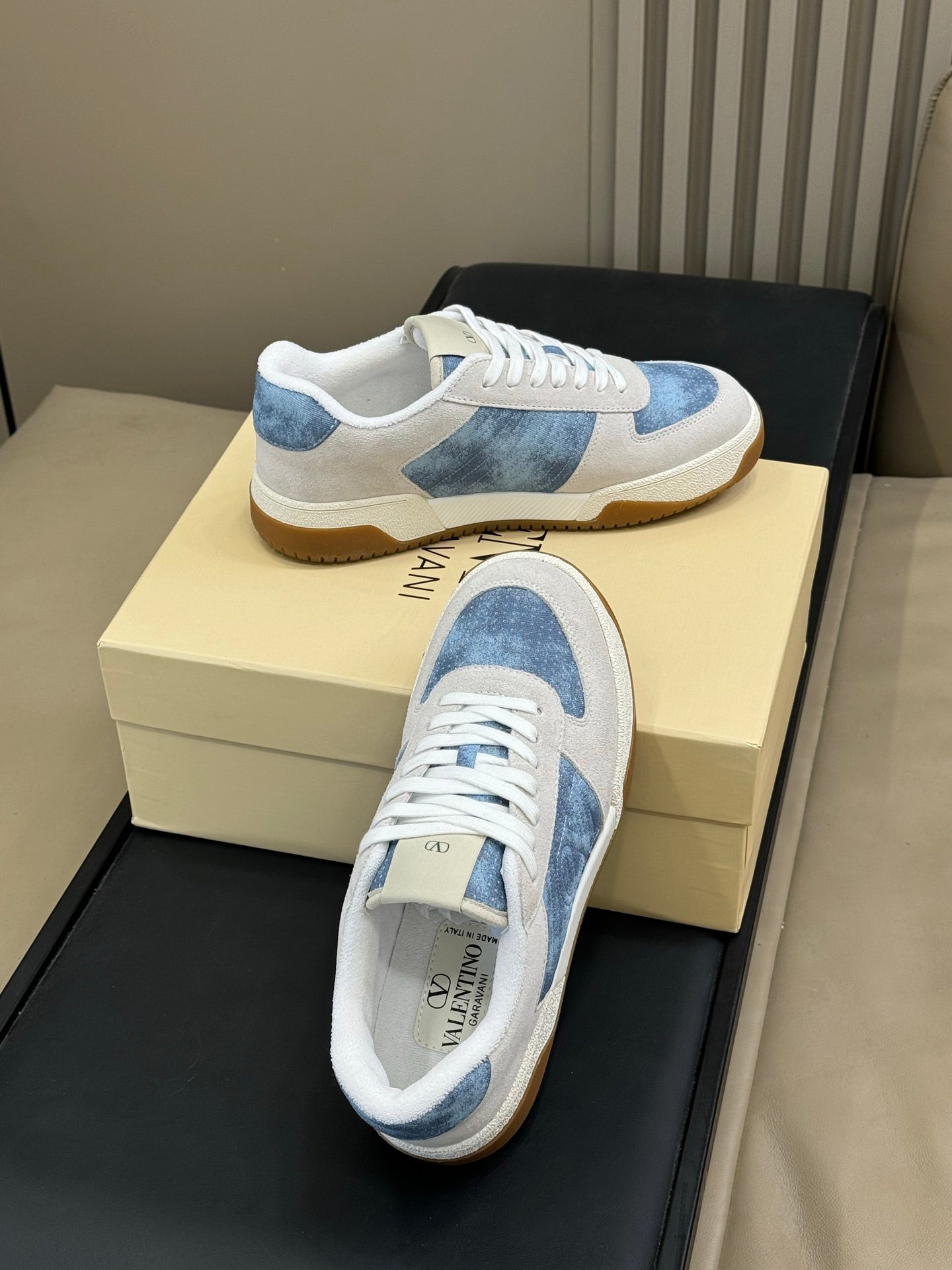 VT 2025 Sneaker Blue White Suede Calfskin 548582