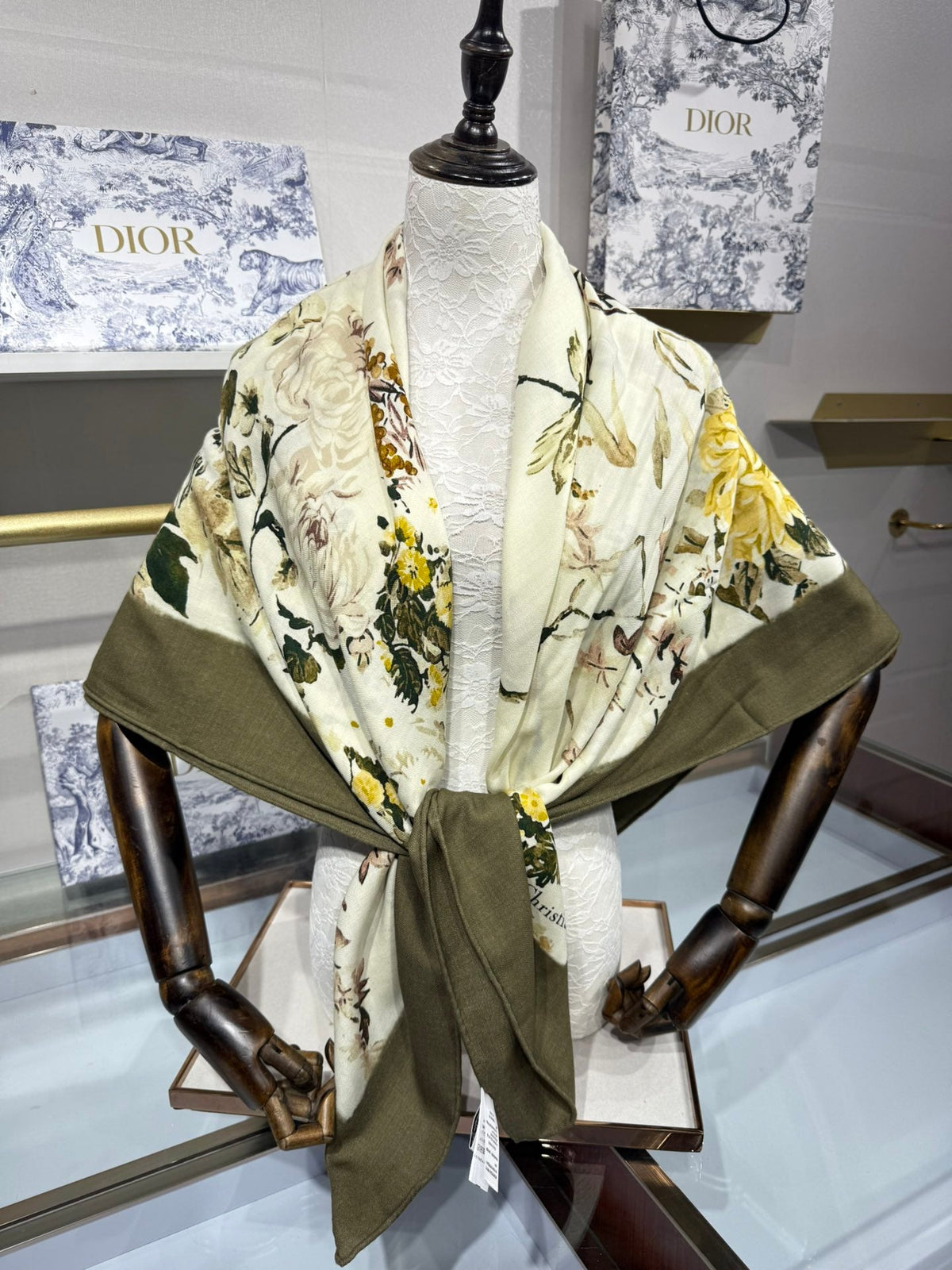 Dior 2026 Floral Scarf 140cm White Mix Moss Green Silk And Wool 190290