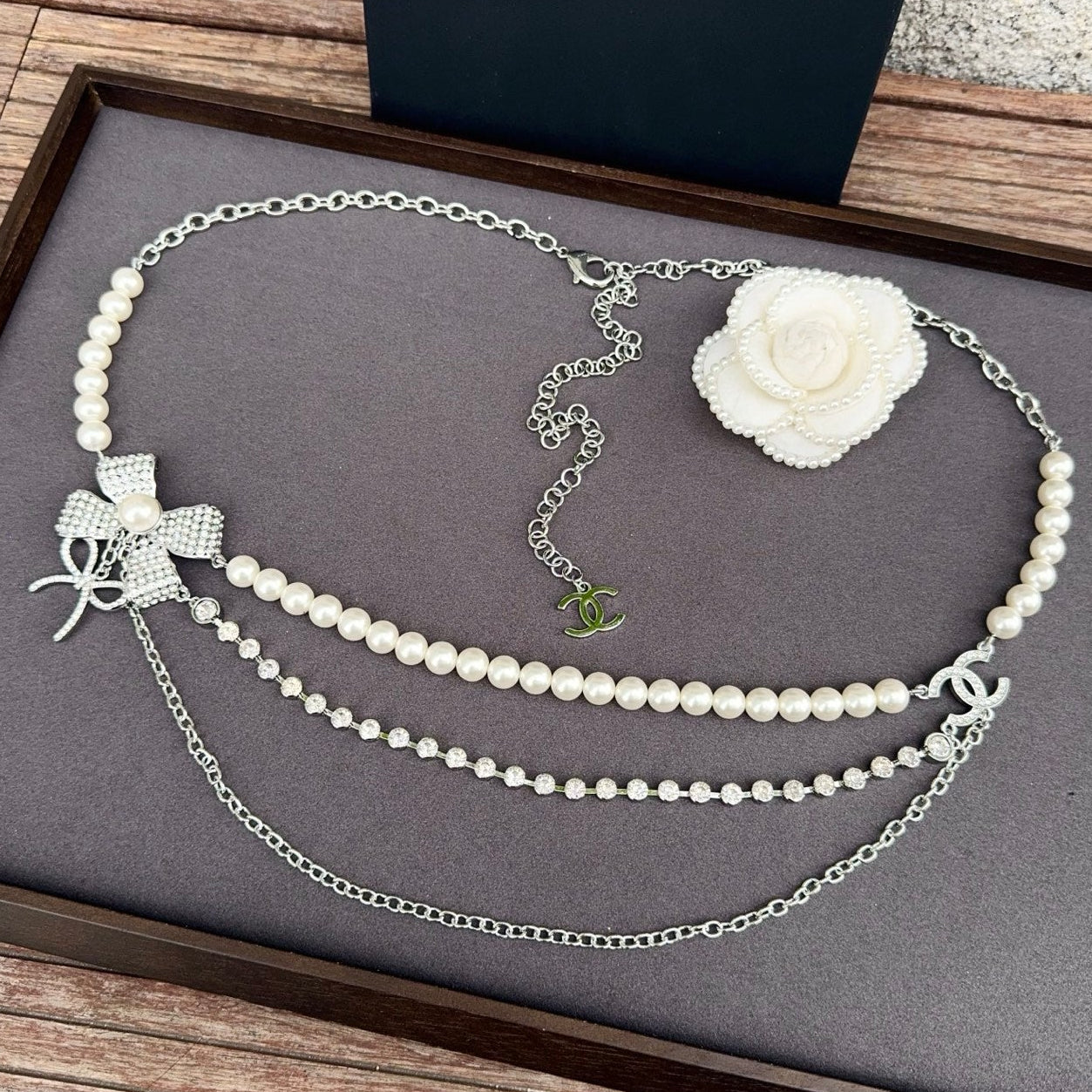 Chanel 2026 Pearl CC Bow Rhinestone Waist Chain Belt 202586