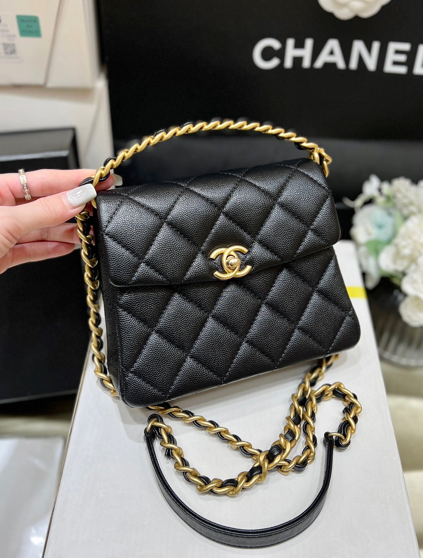 24s 31 ruecambon 15cm black caviar leather