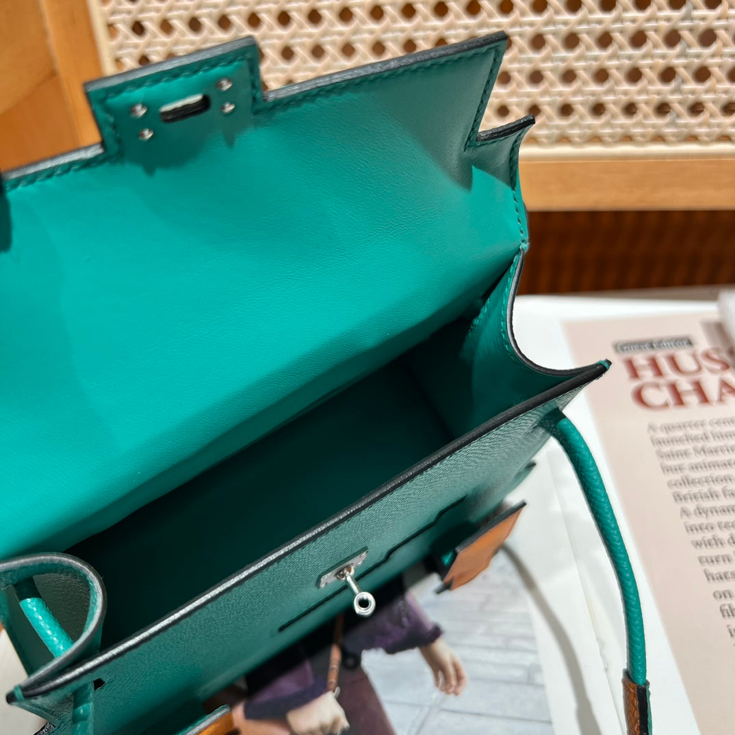 High-end Hermes 2026 Kelly Doll Picto Bag 18cm Cowhide