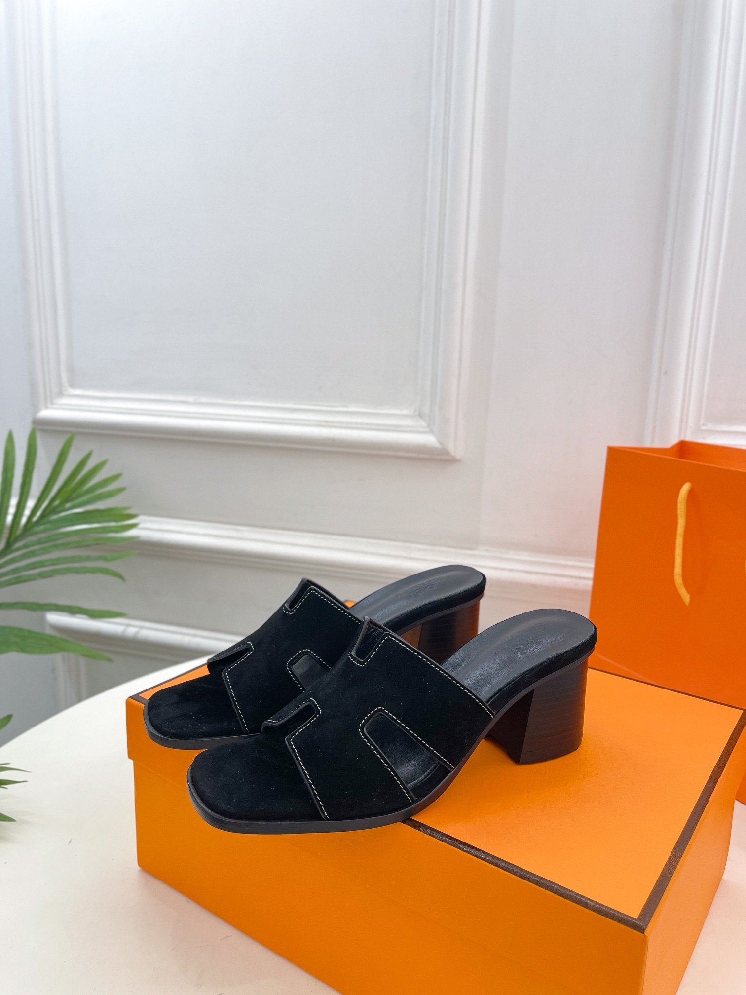 HELIA 60 SANDAL BLACK SUEDE