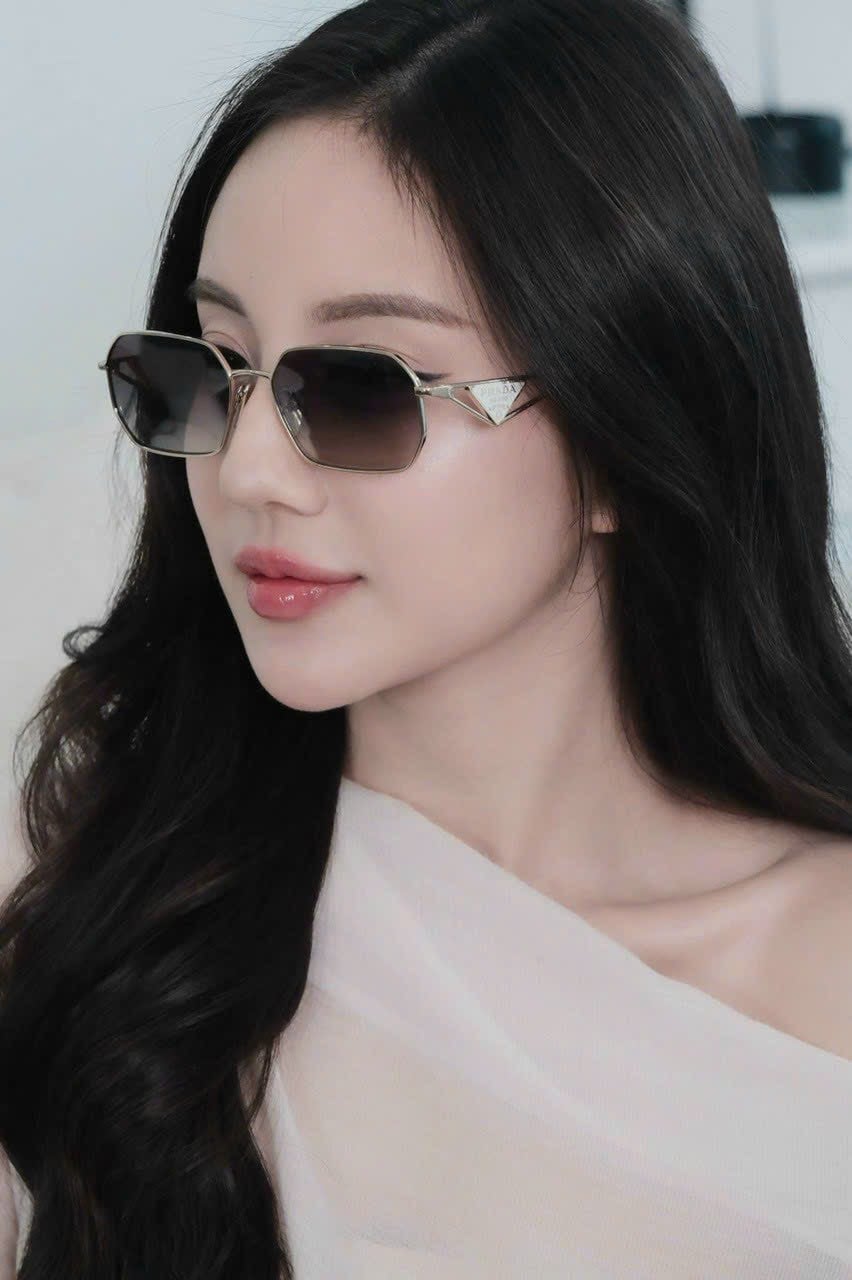 Prada Sunglasses 09